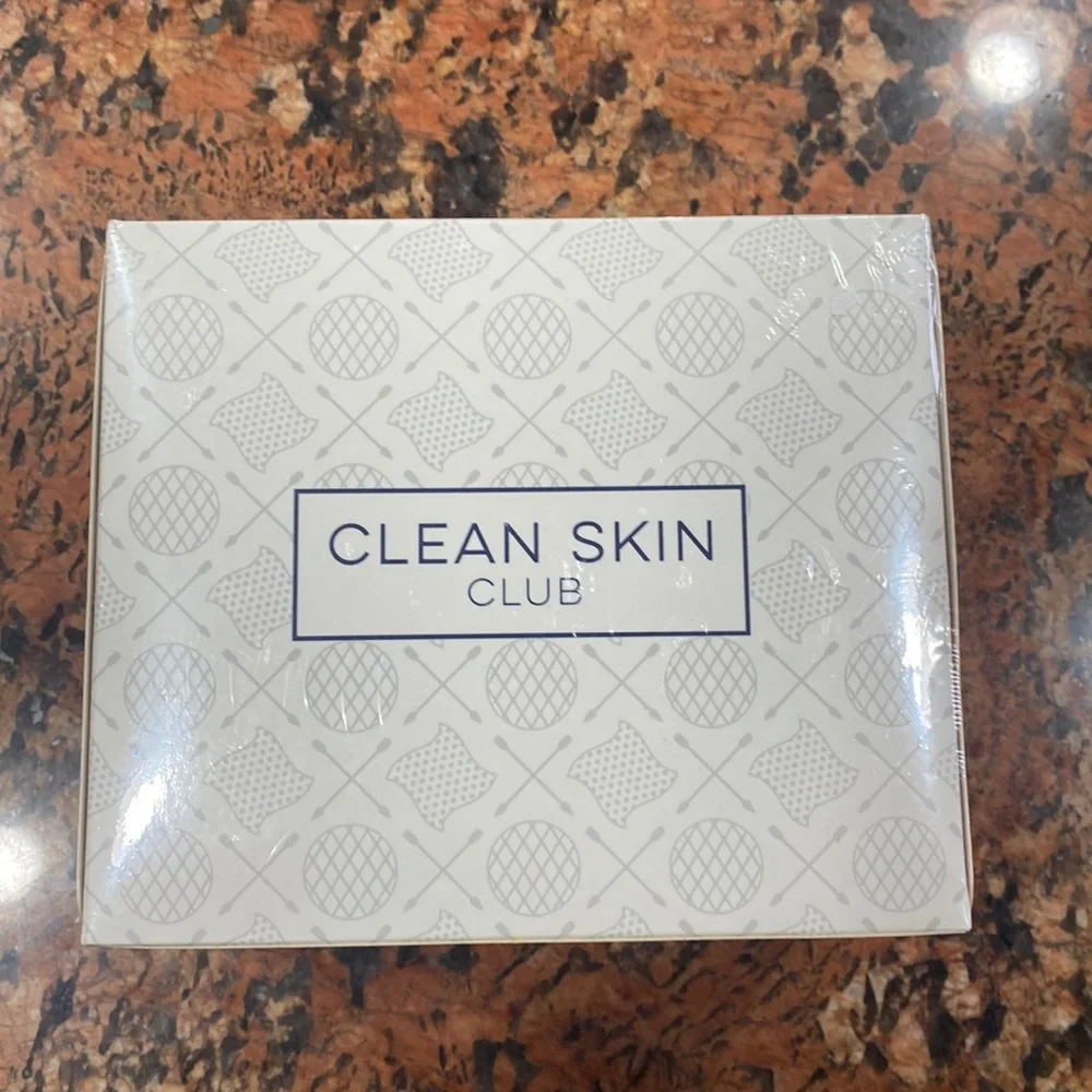Clean skin club clean towels biodegradable extremely soft 50 count NIB - Picture 2 of 7
